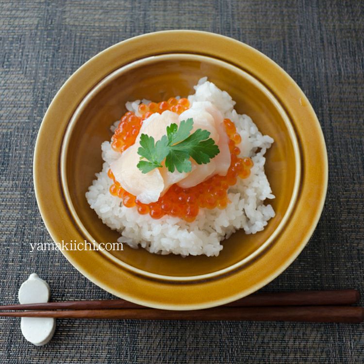 ホタテ貝柱といくら丼